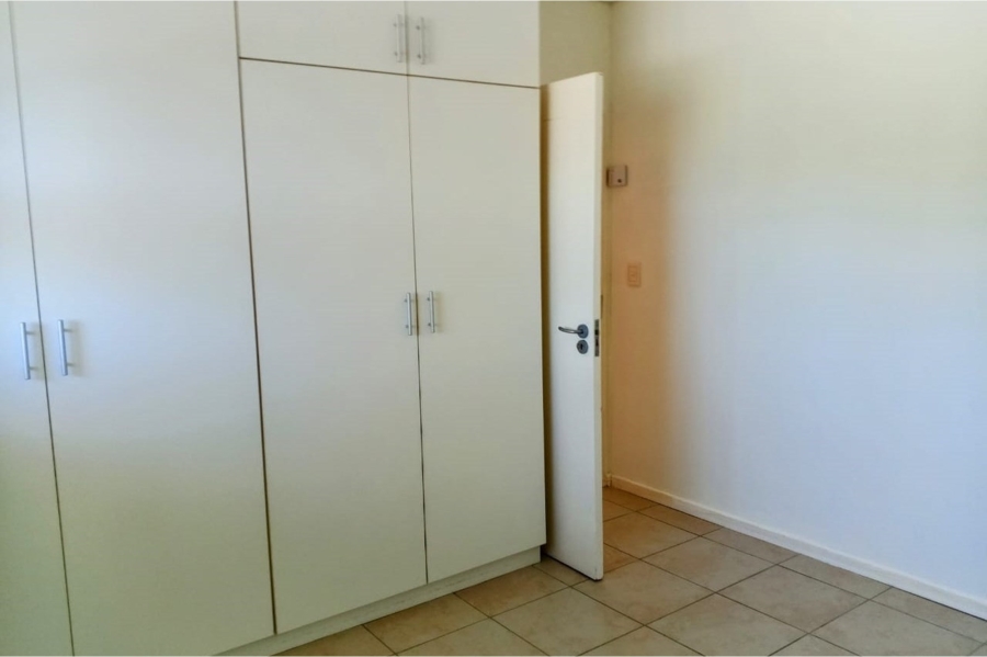 To Let 1 Bedroom Property for Rent in Beacon Bay North Eastern Cape